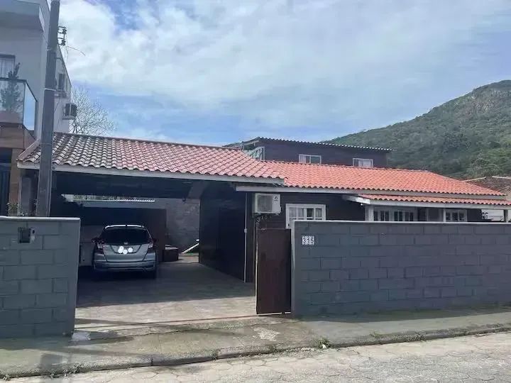 Casa com piscina à venda na praia da Enseada de Brito, Palhoça-SC - Foto 3
