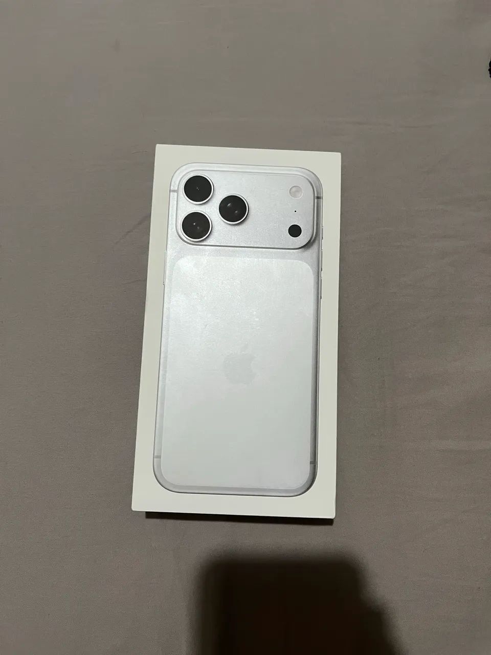 Iphone 17 pro max 256gb silver - Celulares e Smartphones - Bairro