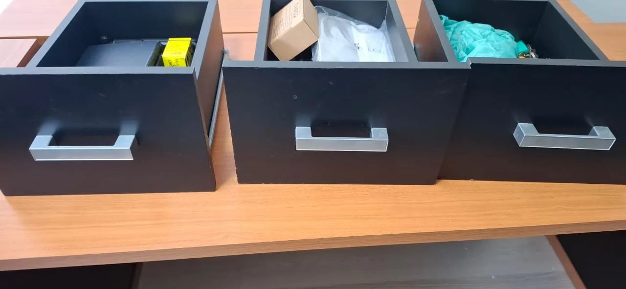 Escrivaninha em L , muito bem conservada - Foto 2