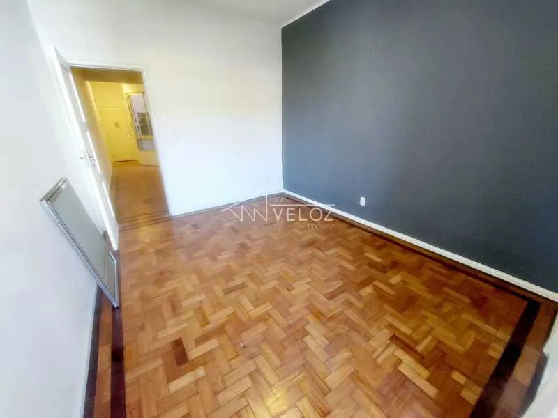 Apartamento : / Residencial / Glória