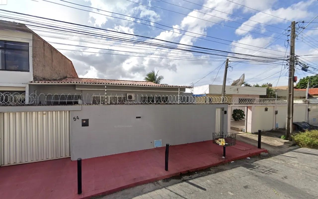 CASA À VENDA - OPORTUNIDADE DE VALORIZAÇÃO!