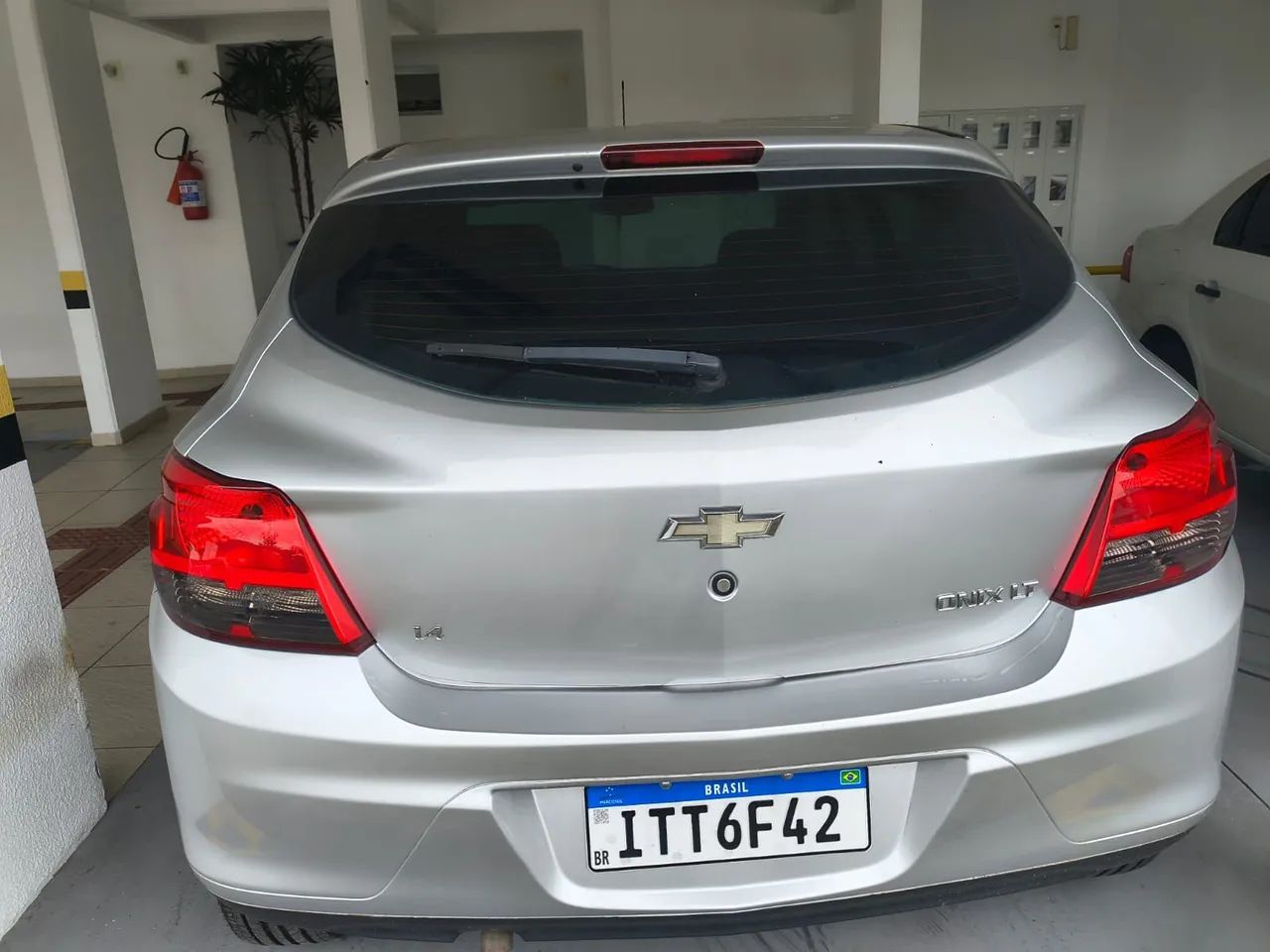 Chevrolet Onix Hatch LT 1.4 8V Flex Power Mec. 4P 2013 - Foto 3