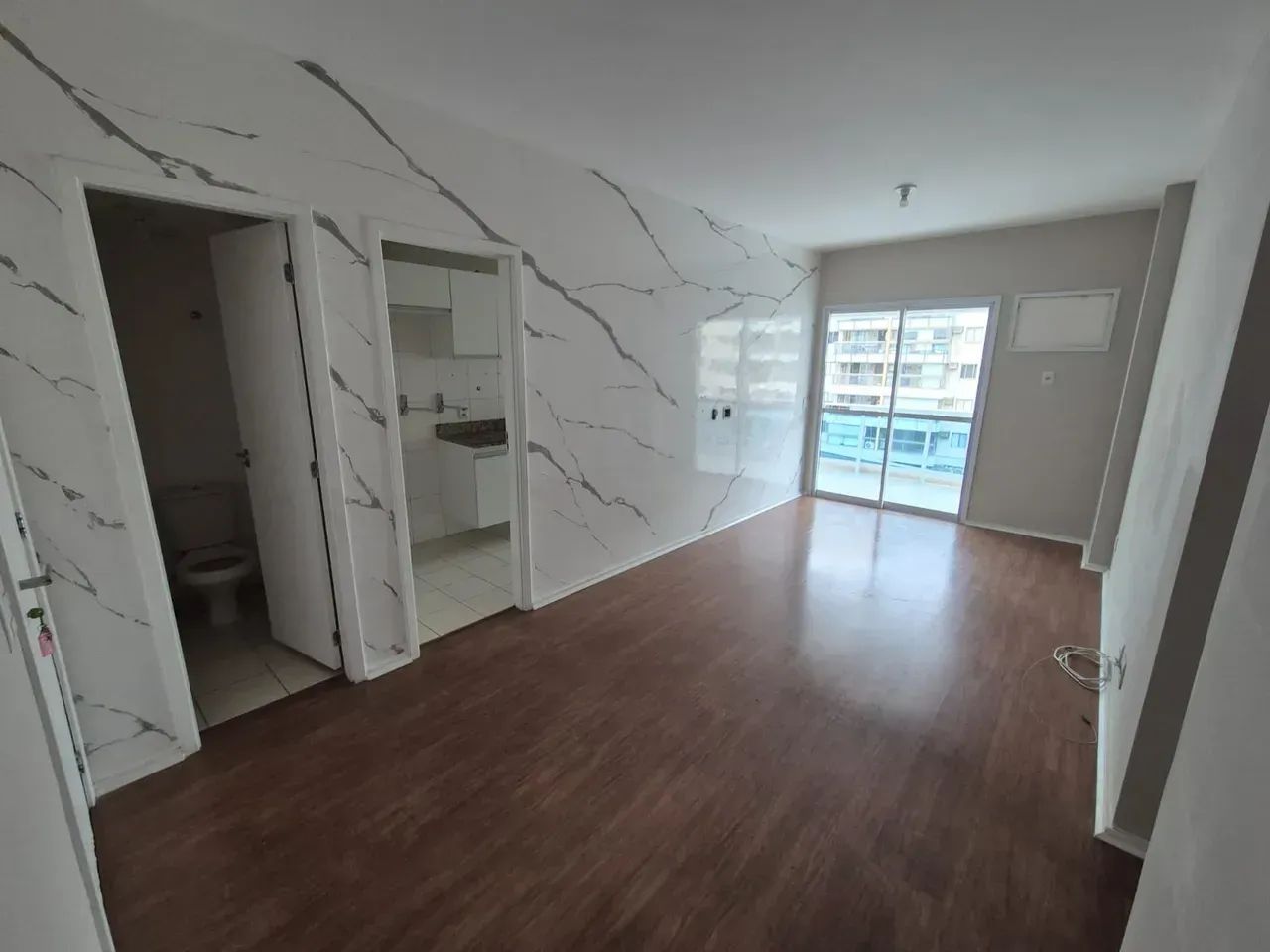 Imóvel para aluguel possui 75 metros quadrados com 2 quartos - Foto 2