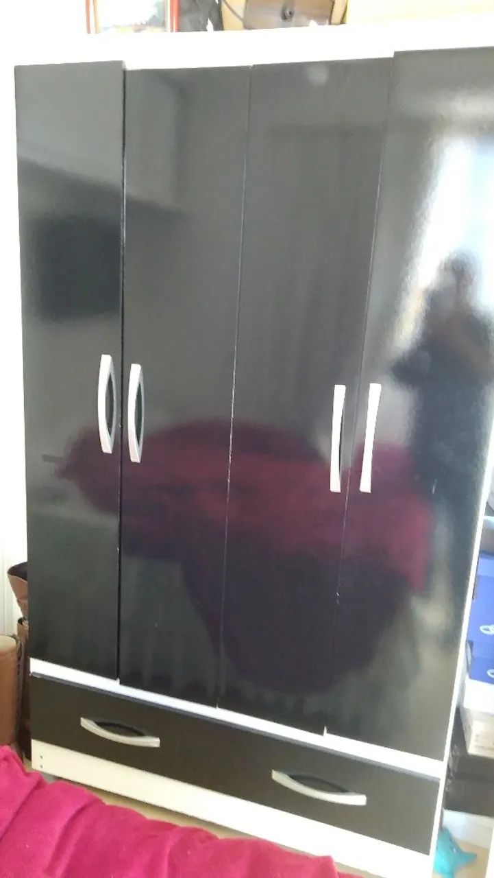 Guarda roupa de 4 portas 