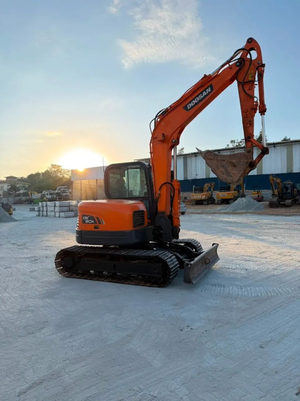 Mini escavadeira DOOSAN DX80R 2022 - Foto 3