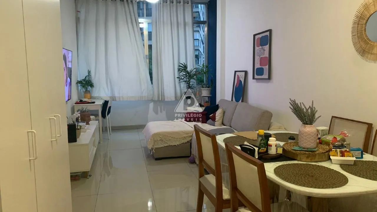 [Apartamento][02 Quartos][com Dependência][em Botafogo]!