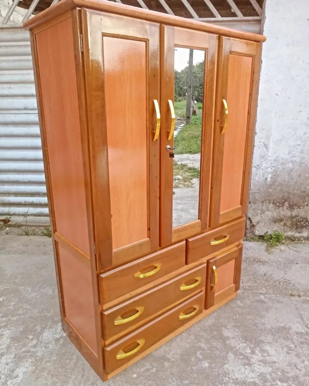 Guarda roupa de solteiro - 3 portas com espelho disponível  - Foto 3
