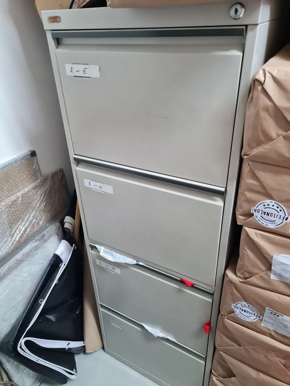 2 gabinetes com gavetas cinza - Foto 2