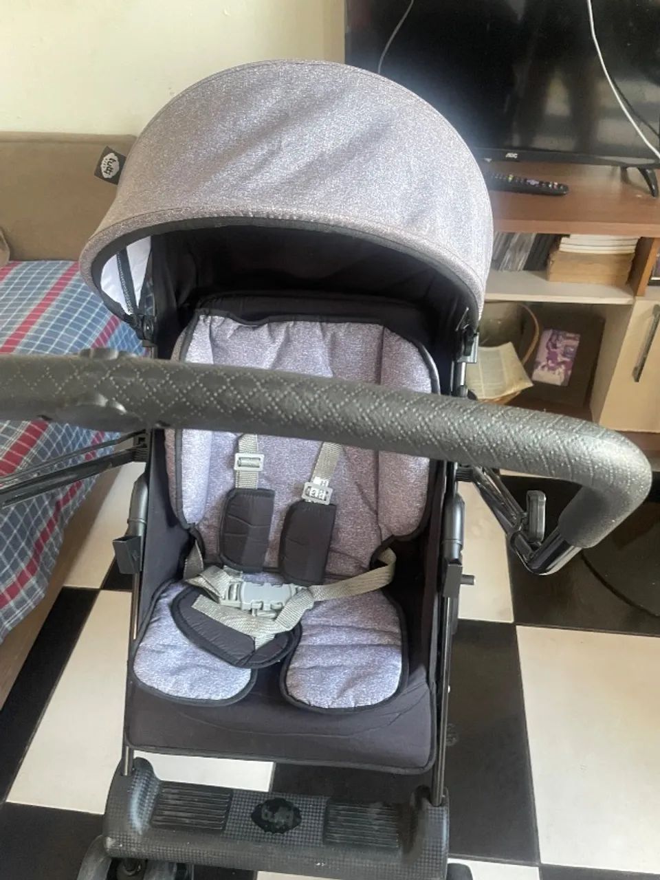 Vando carrinho de bebê excelente estado - Foto 2