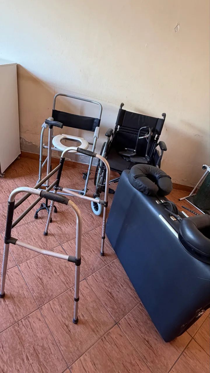 Cadeira de Rodas e Acessórios 