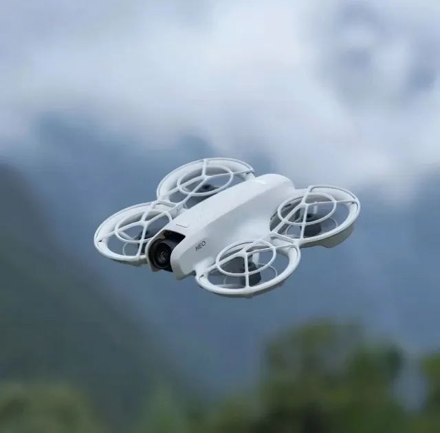 Drone DJI Neo Standard com Câmera 4K e GPS Cinza - Foto 3