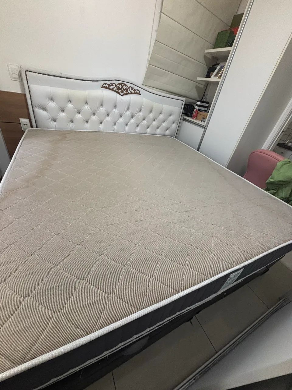 Cama king com bau + cabeceira 