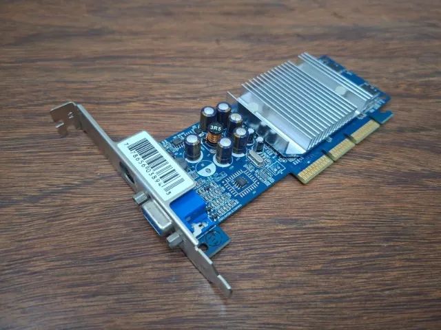 Placa de vídeo AGP FX5200 (128MB) - VGA - Foto 4