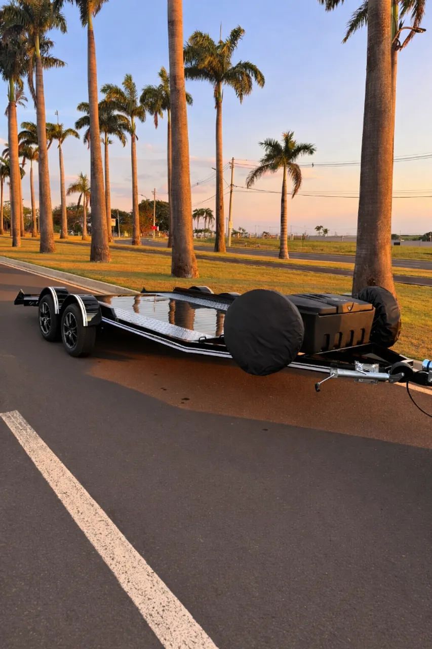 Carreta / reboque plataforma para carro 