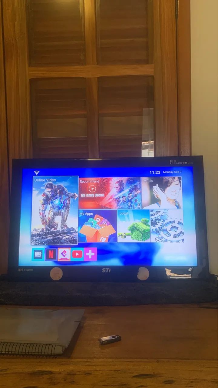 Vendo Tv 32 polegadas STI LED HD - Foto 3