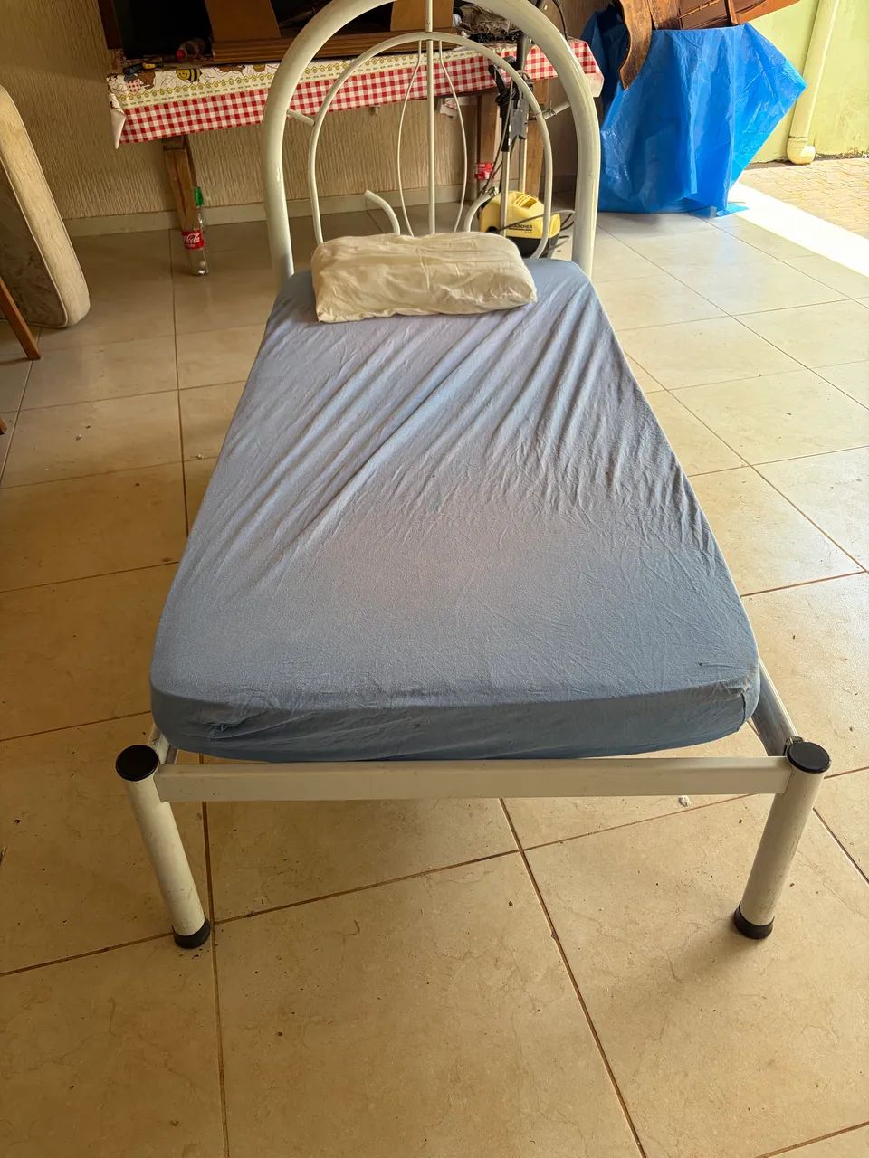 Cama solteiro tubular 