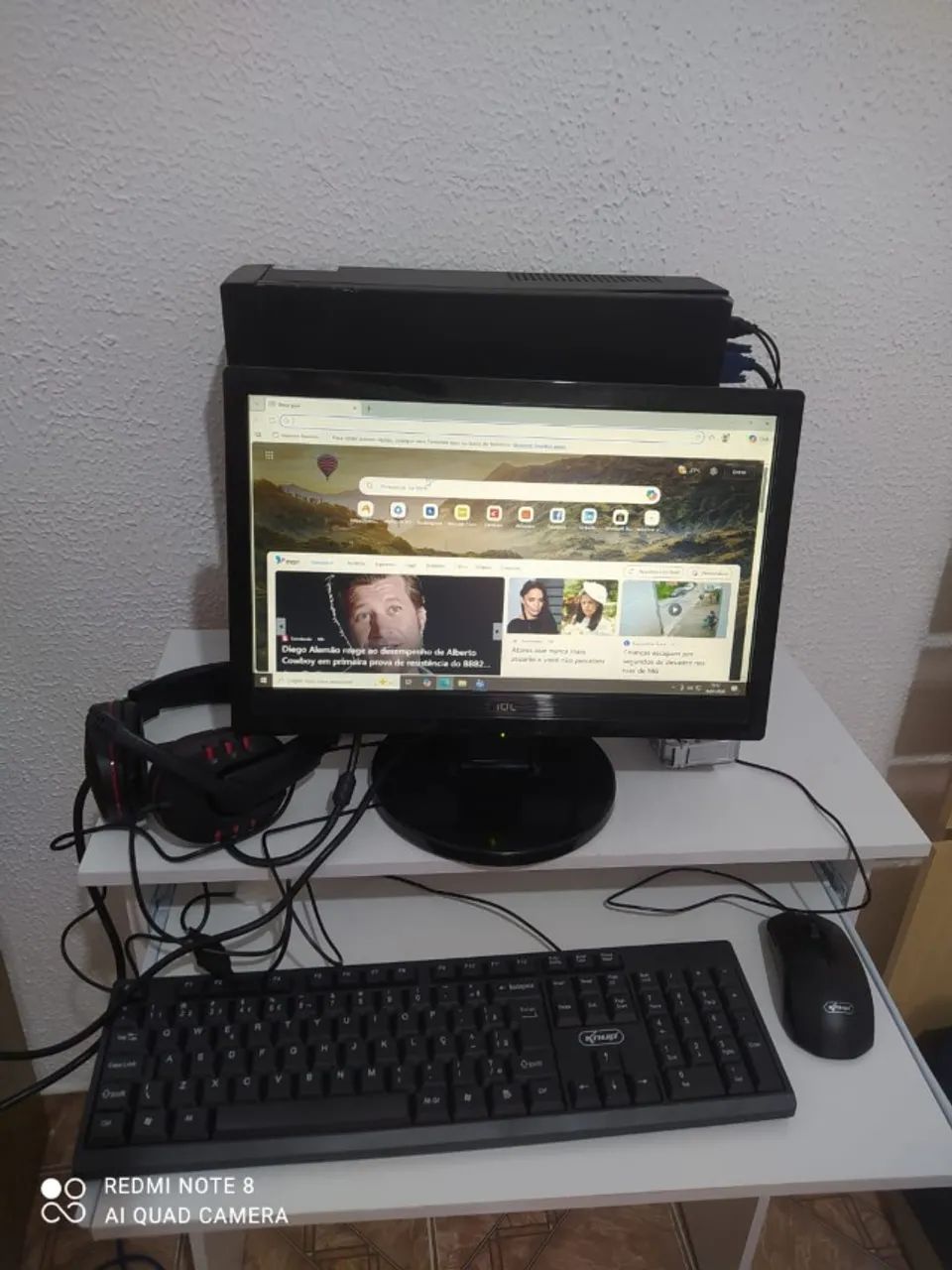 Computador completo com mesinha 