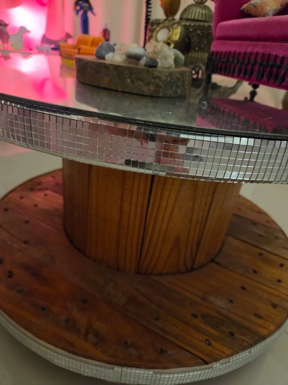 Mesa de centro de bobina madeira com espelho e rodinha - Foto 2