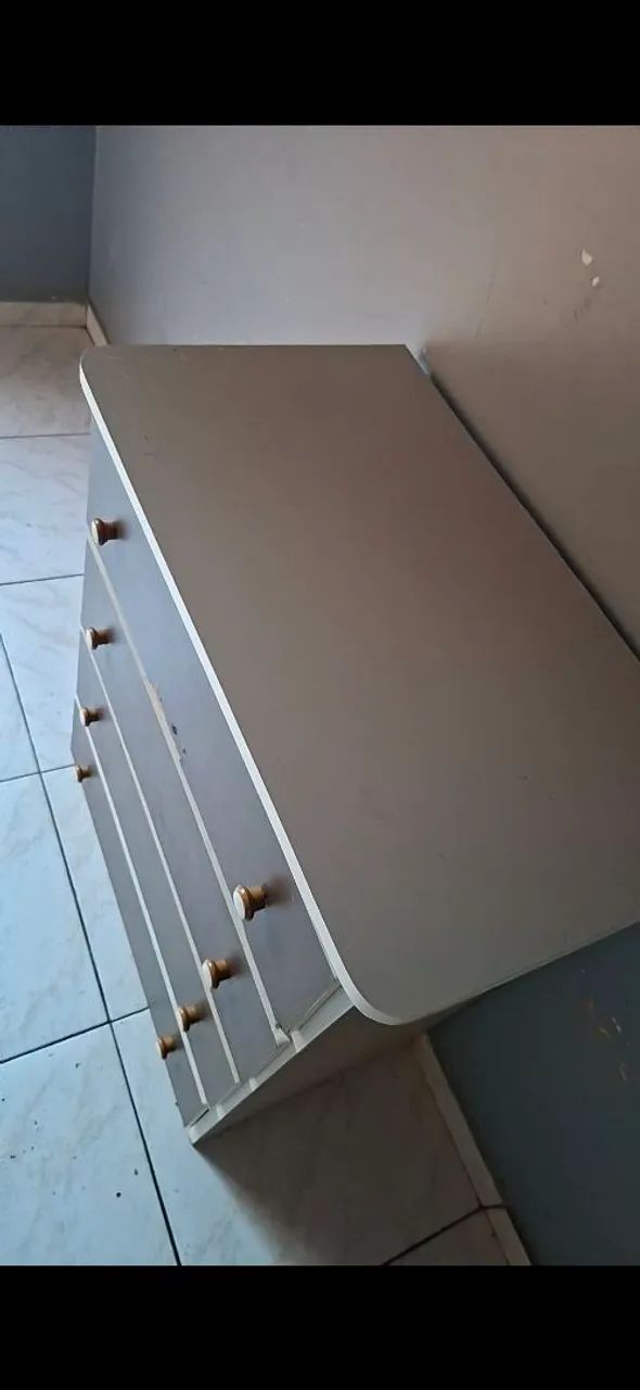 Vende-se uma cômoda 