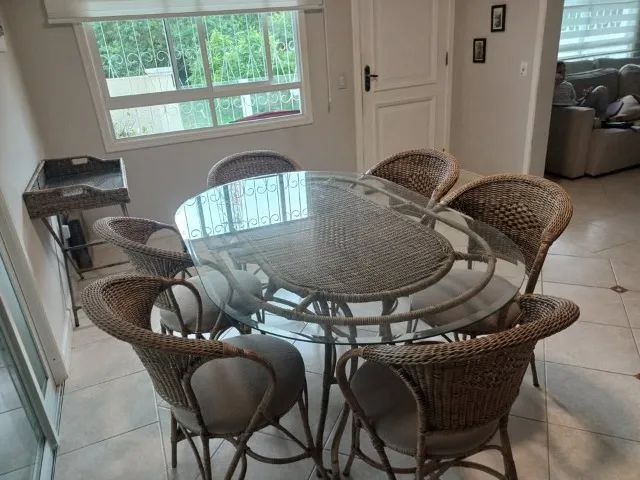 Conjunto de mesa de jantar com 6 cadeiras, mesa de centro, mesa de canto e bar em Ratan