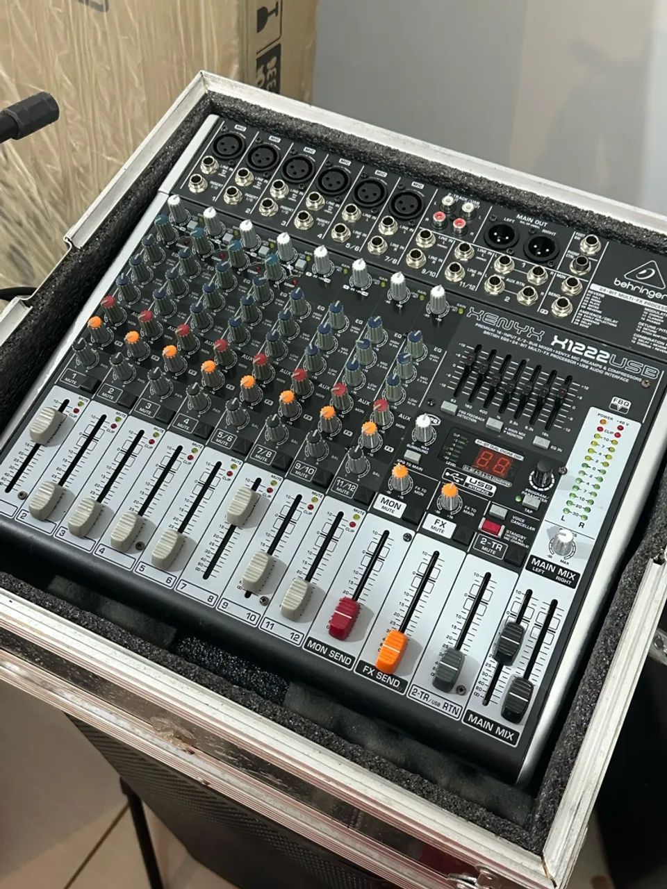 KIT CAIXA DE SOM + MESA + MICROFONE E CABOS - Foto 3