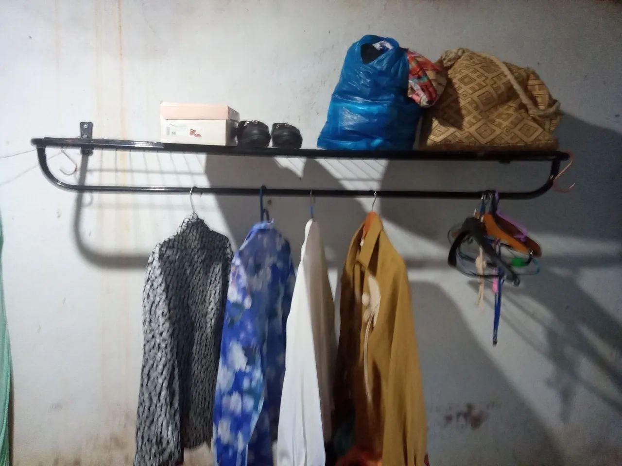 Arara de parede  - Foto 2
