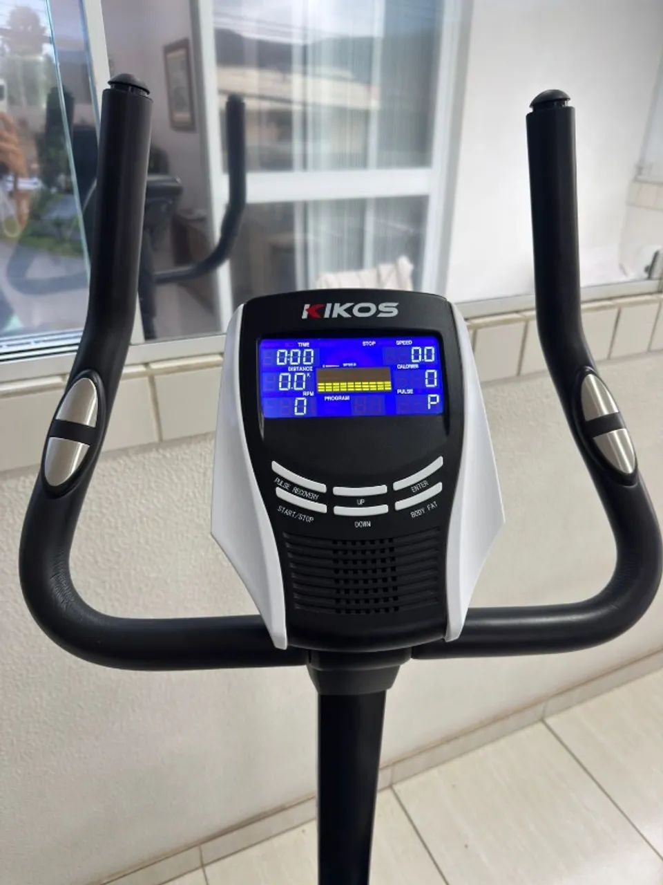 Bicicleta Ergométrica Kikos Kv8.7i Bivolt - Foto 2