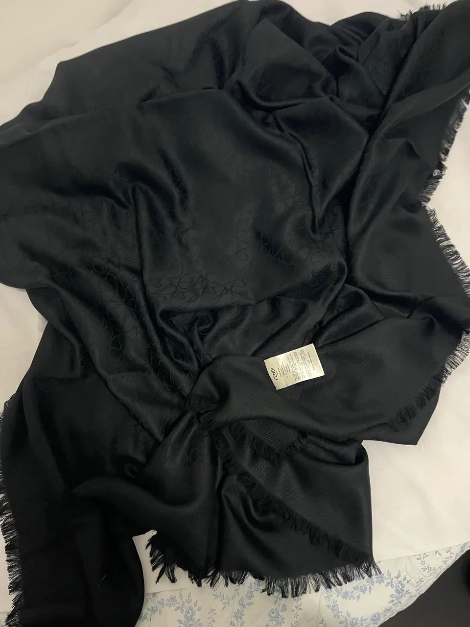 Xale Fendi preto - Foto 4