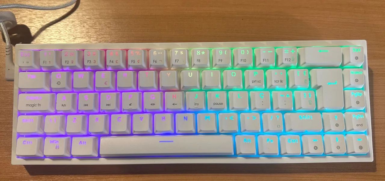 Teclado Mecânico Gamer 65% abnt2