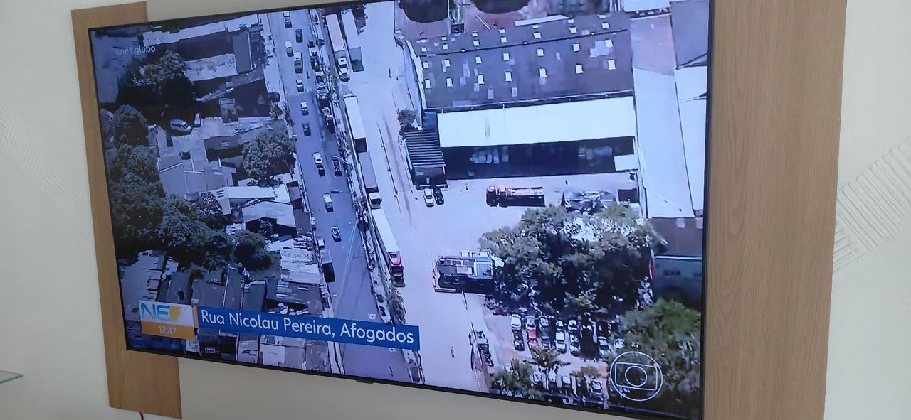 Smart tv 4k Samsung modelo au 7700 70"