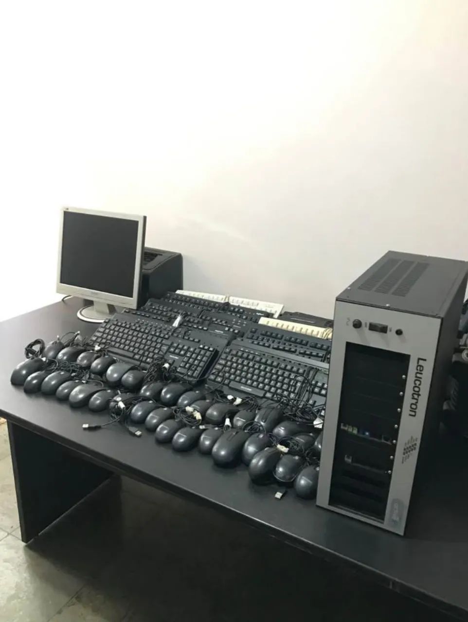 Periféricos de Informática Teclados, Mouse e Tela