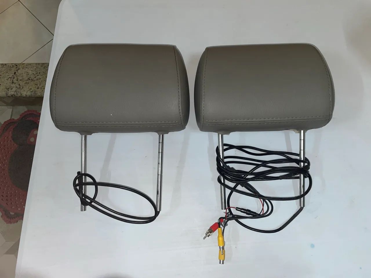 encosto de cabeça com monitor automotivo  - Foto 2
