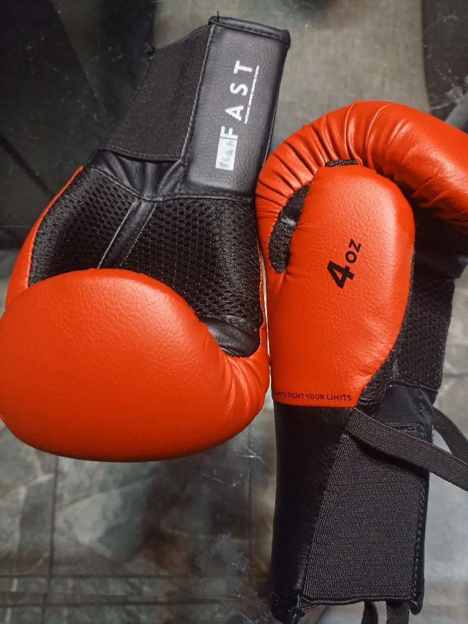 Luva de boxe infantil 4 OZ outshock NOVA  - Foto 5