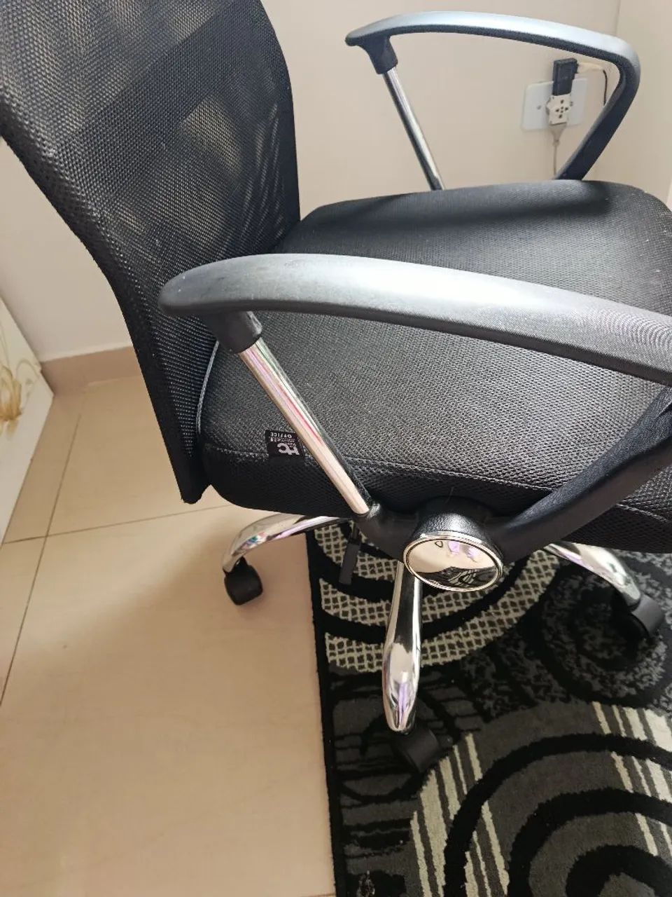 CADEIRA DE ESCRITÓRIO 