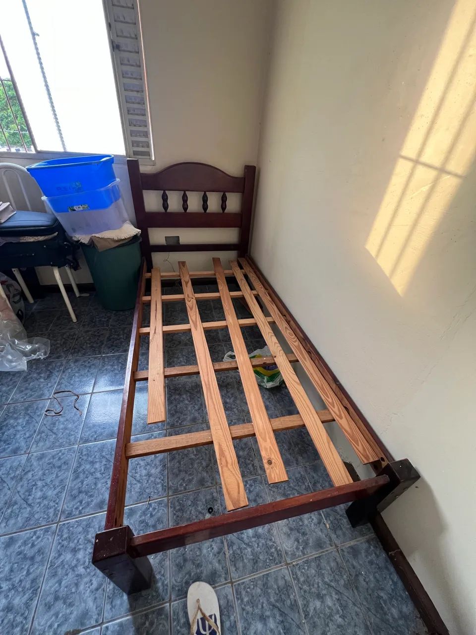 Vendo cama de madeira , ótima qualidade  - Foto 2
