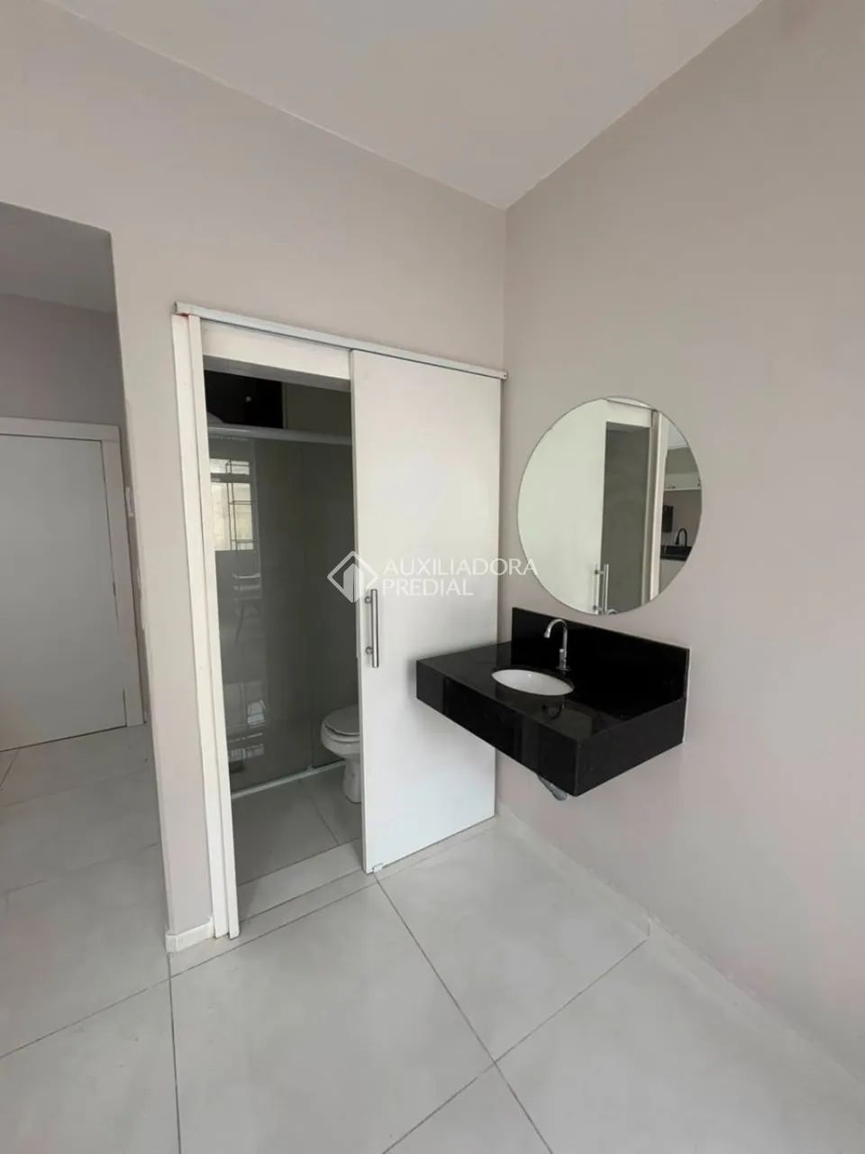 FINANCIÁVEL Conjunto no Centro de Floripa - Oportunidade de Investimento ou moradia! - Foto 5