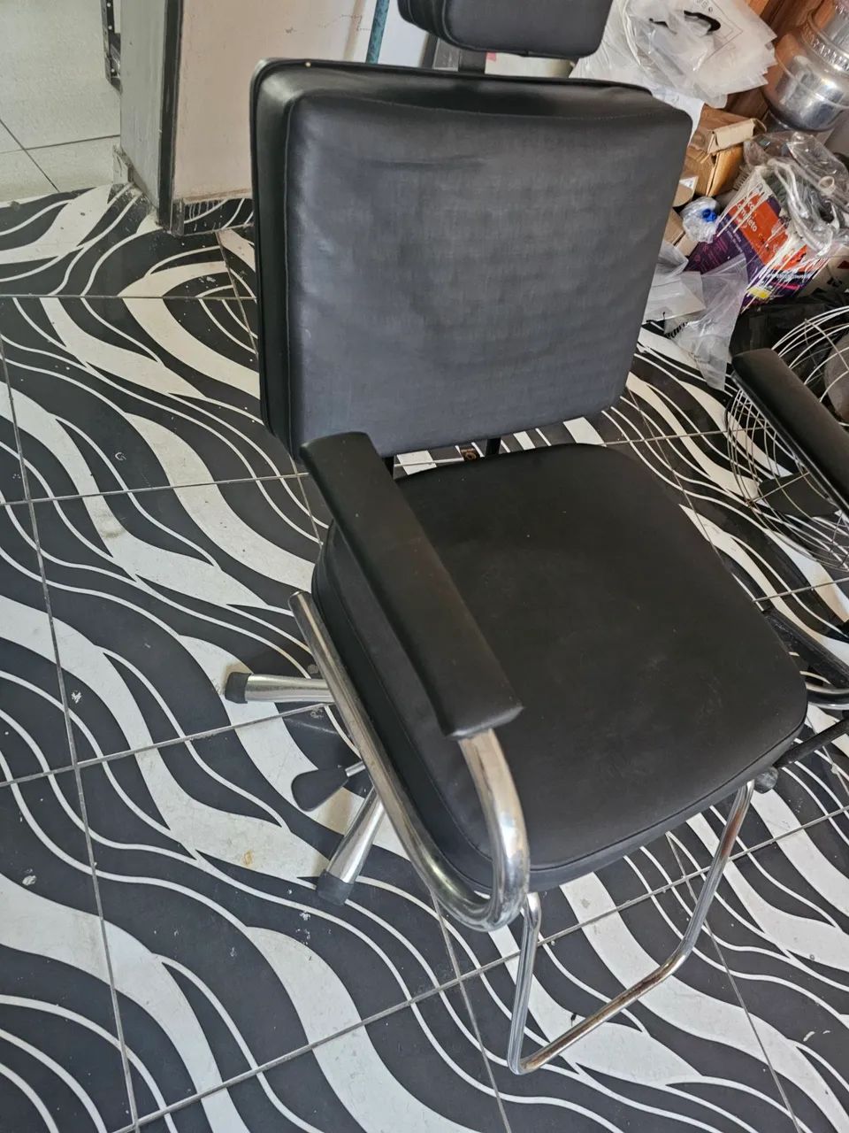 Cadeira reclinavel para Barbearia e bancada - Foto 4
