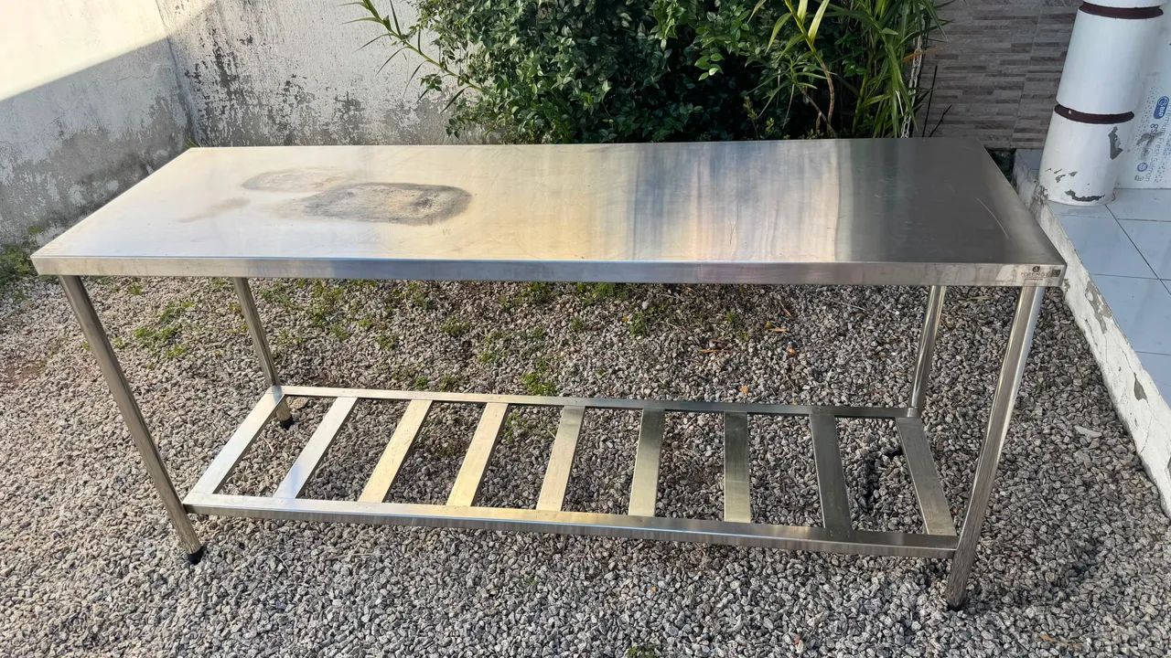Mesa de inox industrial 1,90m Excelente estado - Foto 4