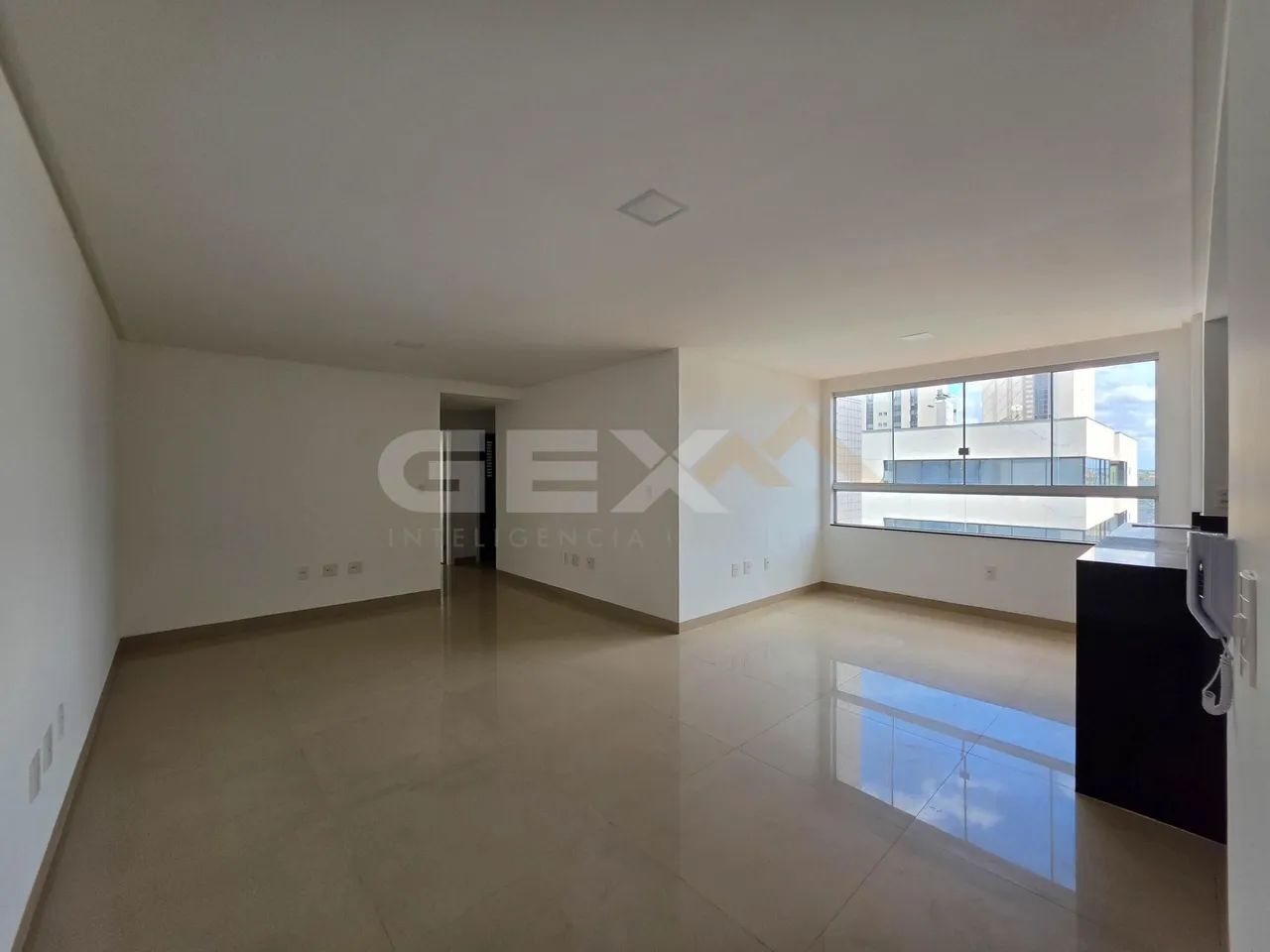 Apartamento à Venda com 03 Quartos no Centro de Divinópolis MG.