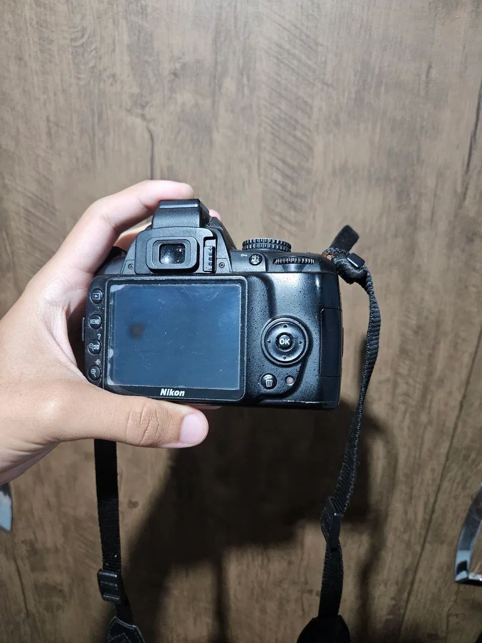 Câmera Nikon D3000 + Lente 18-55mm (Funcionando perfeitamente) - Foto 2