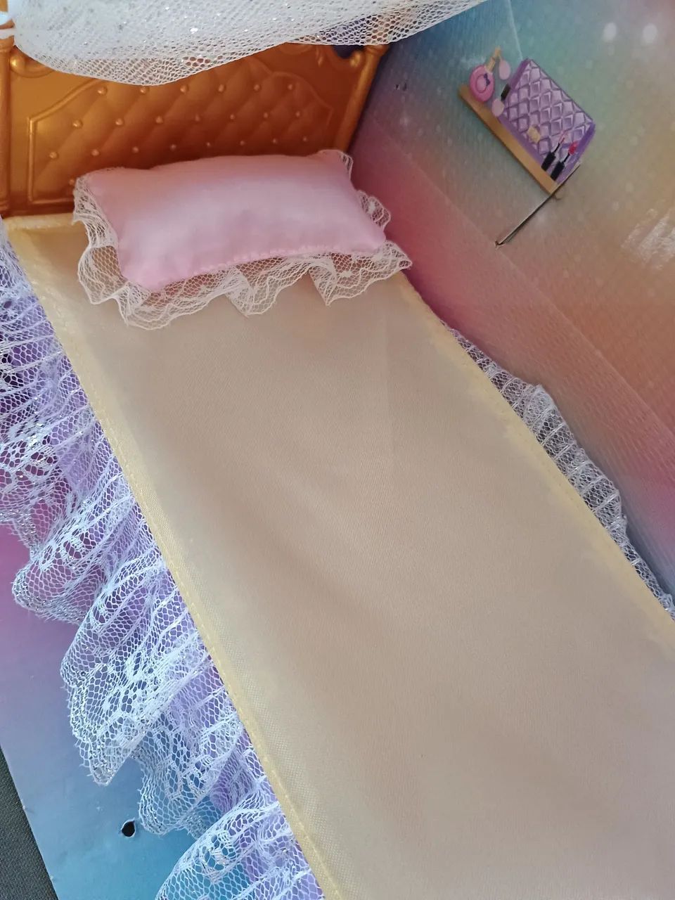 Cama para bonecas tipo Barbie e Monster High - Foto 4