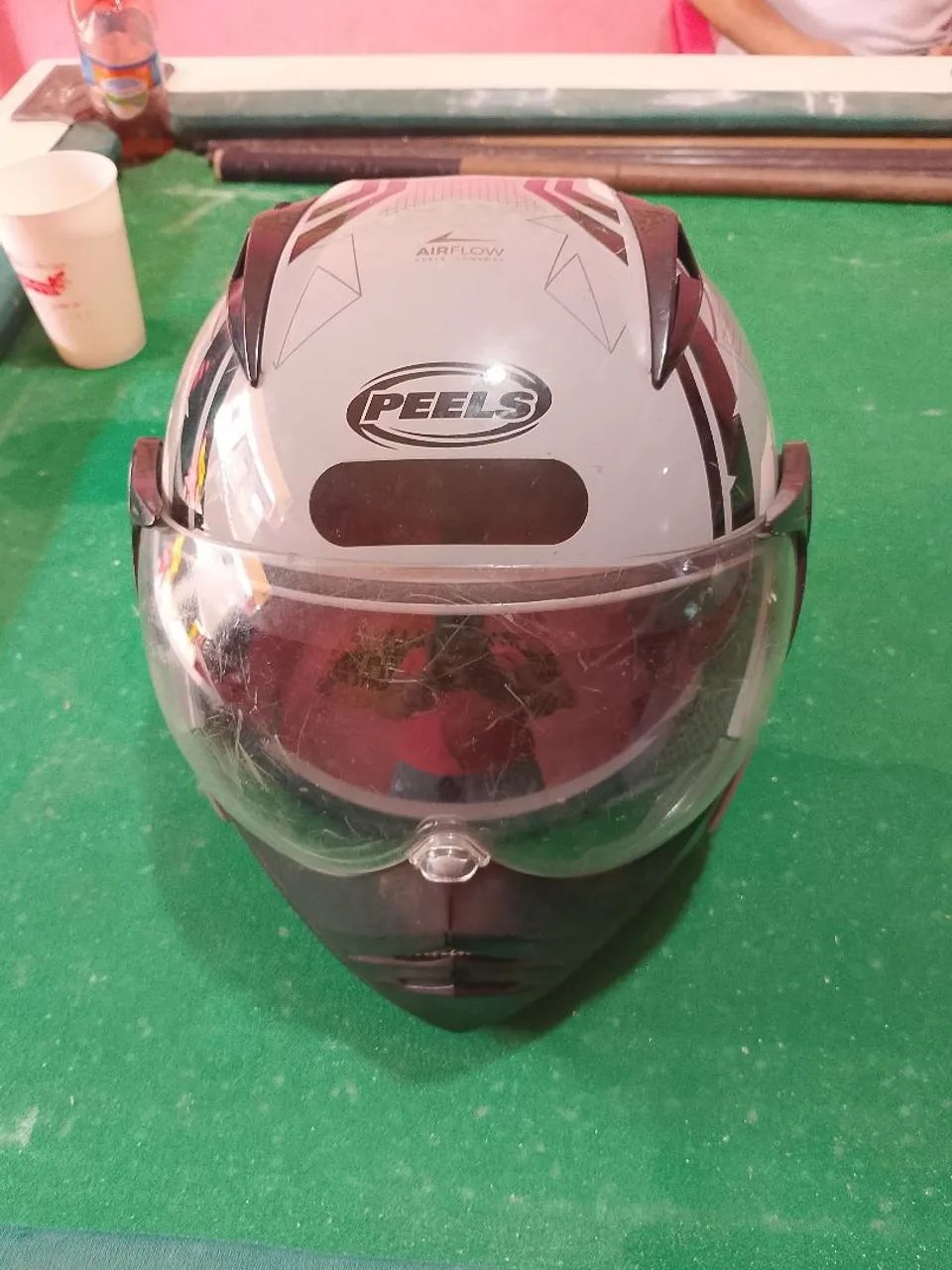 Vende se um capacete 