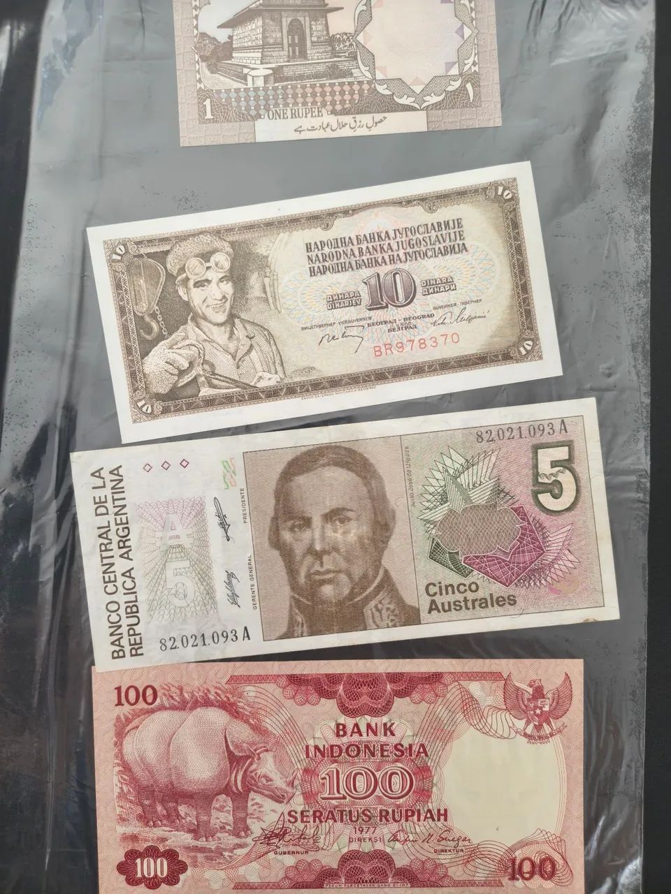 Notas antigas e estrangeiras