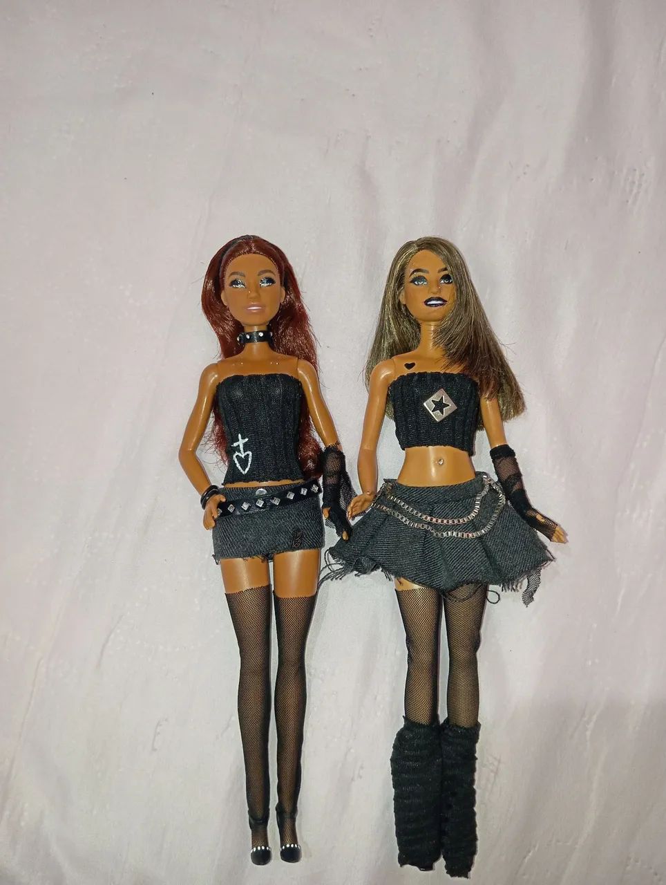 Duas bonecas barbies customizadas 