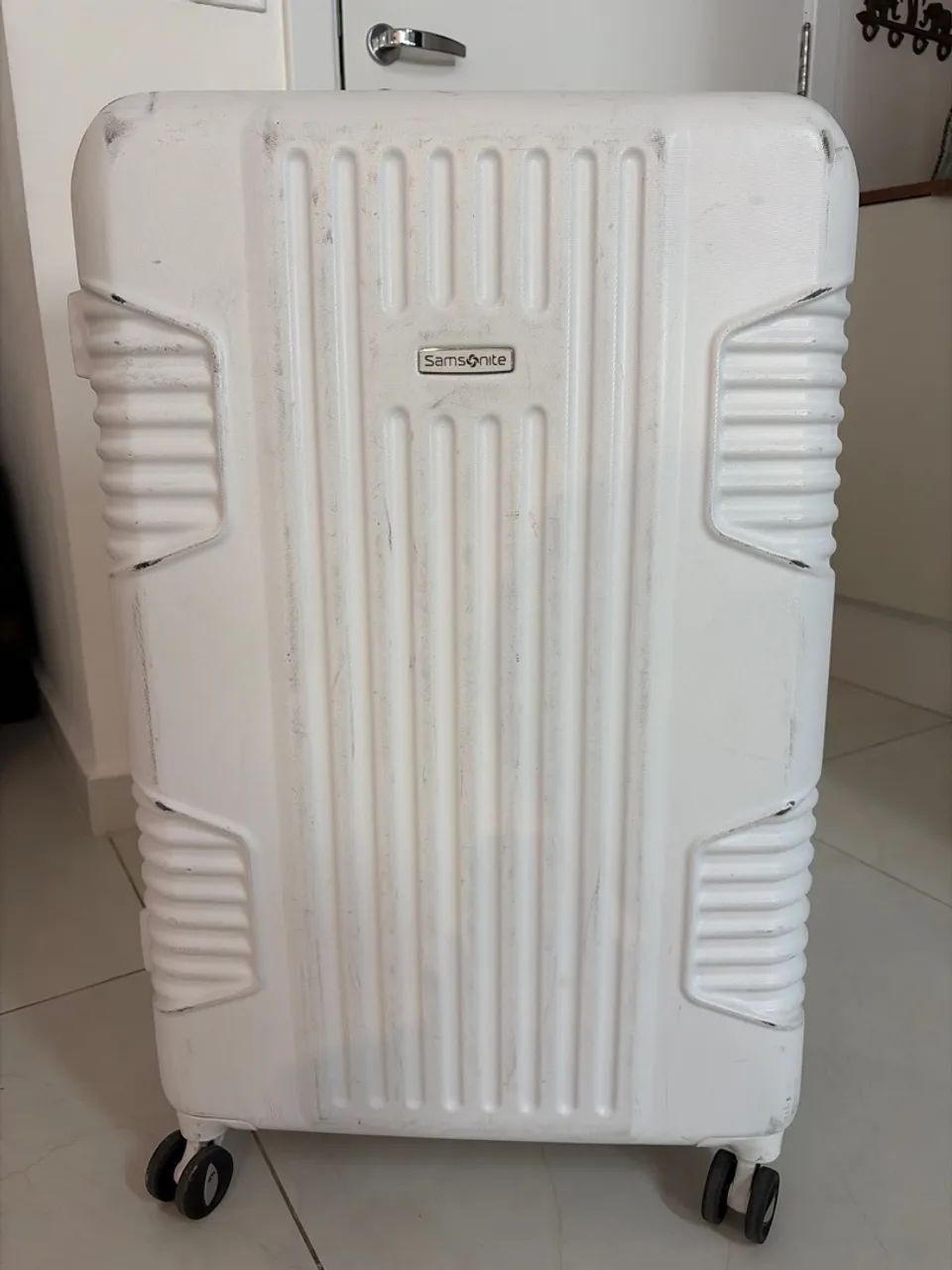 Mala Samsonite branca 23kg - Rígida