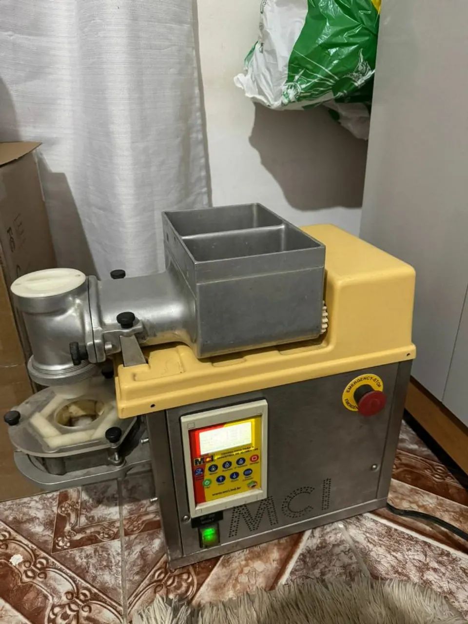 Maquina de Salgado Mci