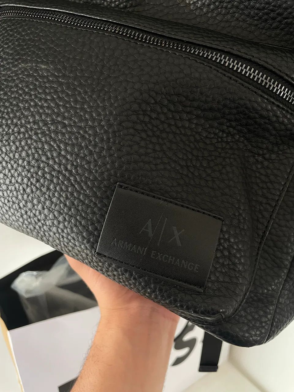 Mochila Armani Exchange de Couro - Foto 2