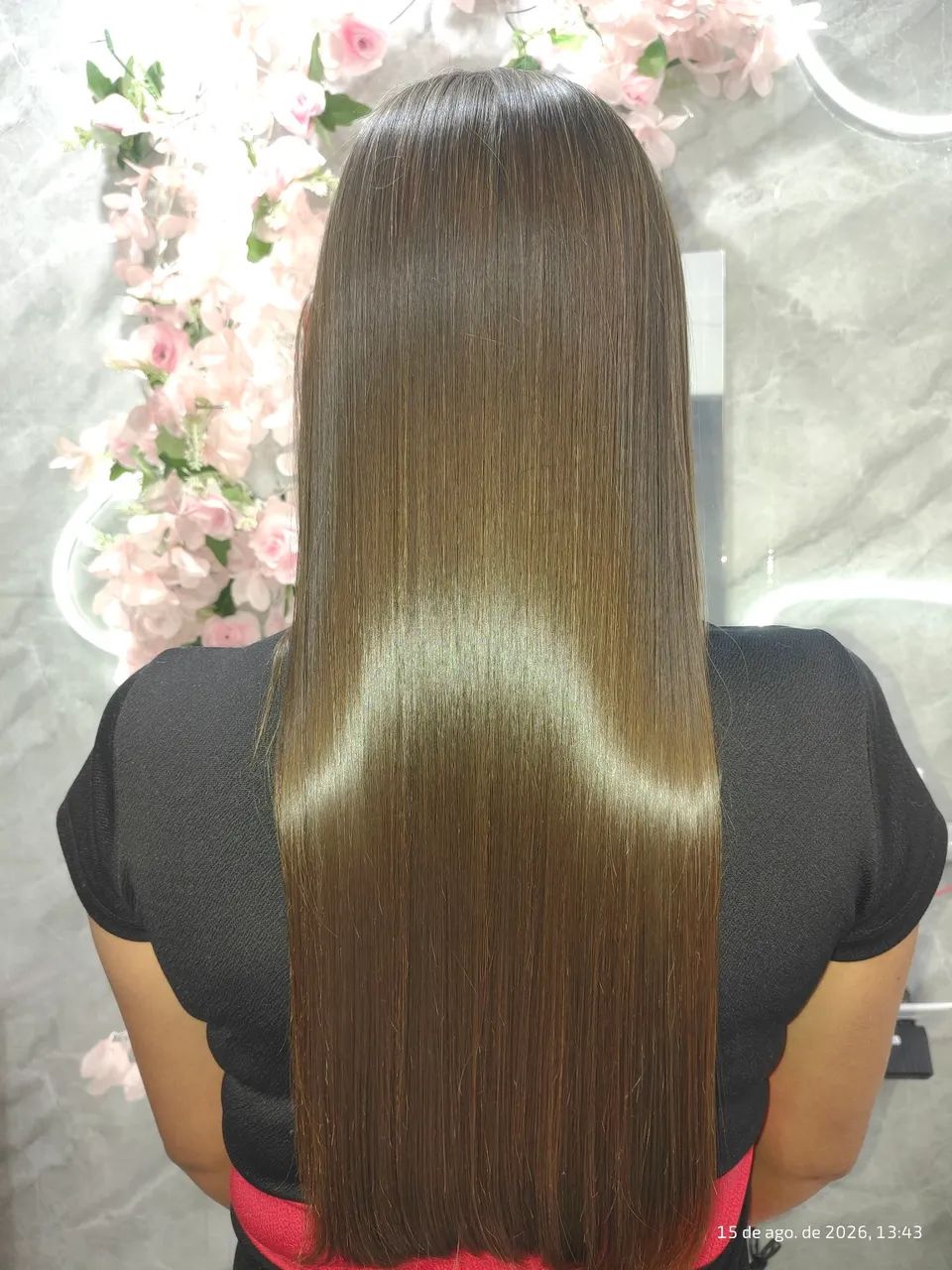 Auxiliar de cabeleireiro/manicure 