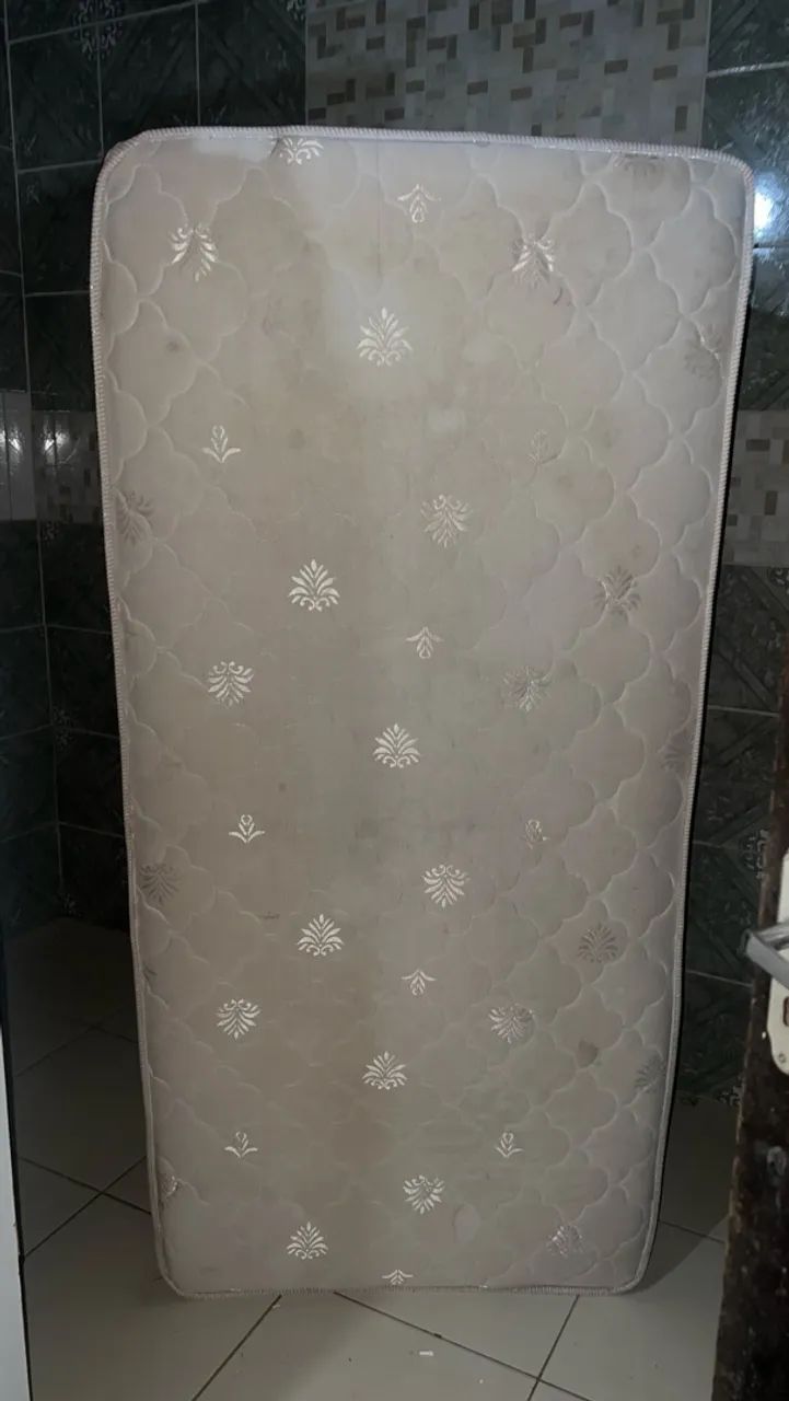 CAMA BOX SOLTEIRO usada 