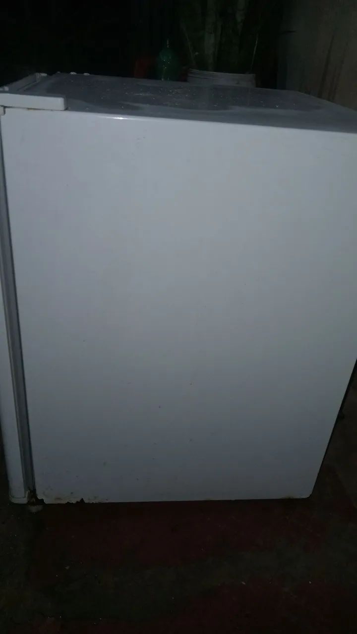 Vende-se um frigobar 